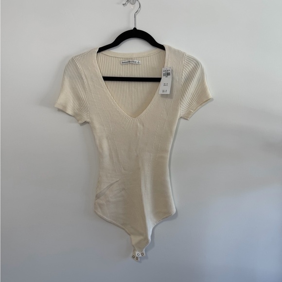 Abercrombie & Fitch Tops - Abercrombie & Fitch Ivory Ribbed Bodysuit